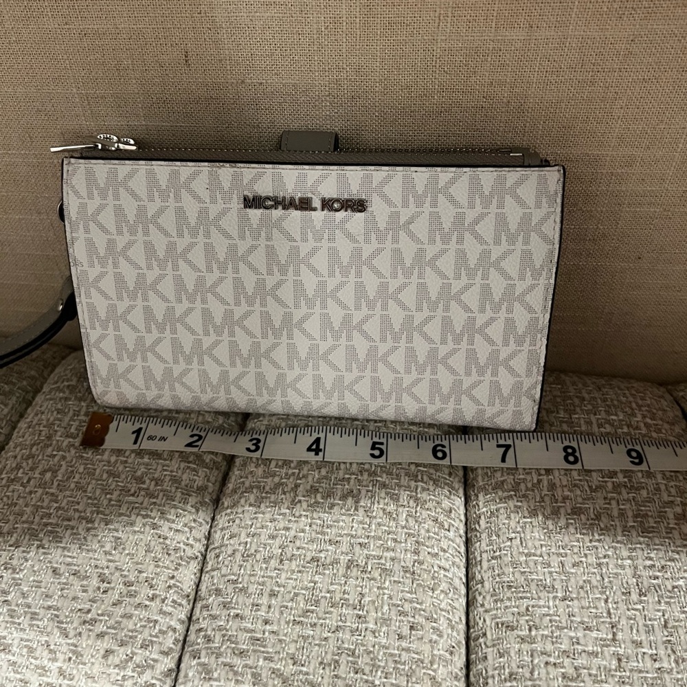 Michael Kors White Logo Slip-Ons and Wristlet - Picture 9 of 13